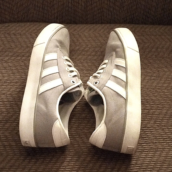 Adidas - Picture 3 of 6